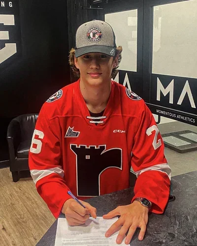 Deux espoirs signent leur contrat d'entrée avec les Remparts !