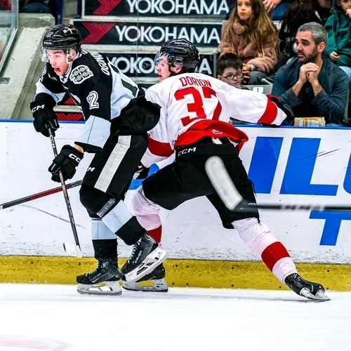 Xavier Villeneuve fait mal au Remparts !!