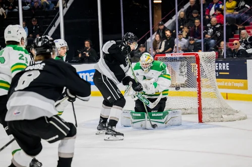 Les Olympiques attaquent le filet de Cédric Massé&nbsp;